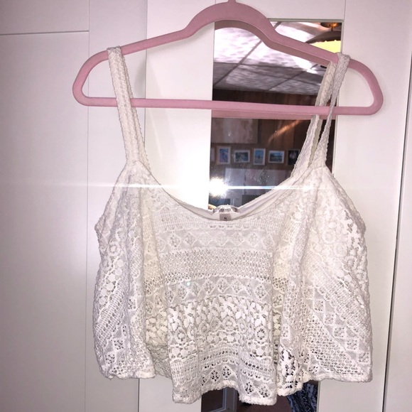 Decree Tops - White lace croptop